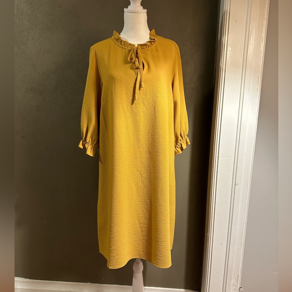 Gold yellow colored elbow sleeve, tie neck shift dress, size 10,NWOT